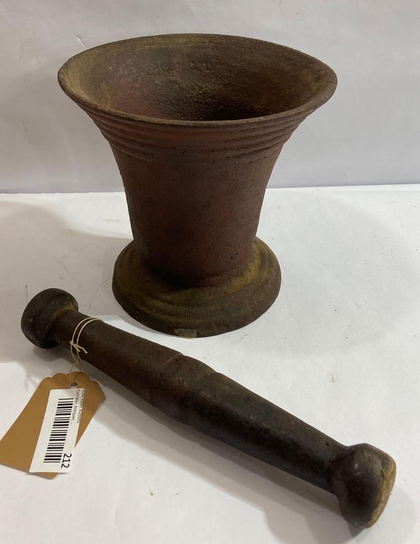 CAST IRON APOTHECARY MORTAR AND PESTLE: MORTAR IS 8X8