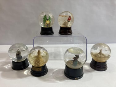 VINTAGE TRAVEL SOUVENIR SNOW GLOBES