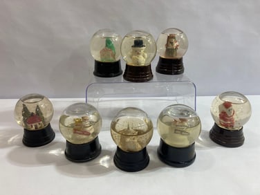 VINTAGE CHRISTMAS SNOW GLOBES