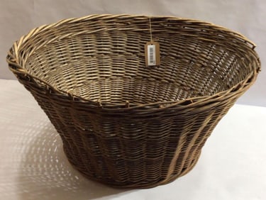 LARGE FARMHOUSE LAUNDRY BASKET
