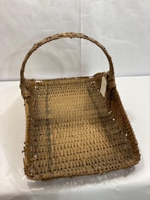 ANTIQUE WOVEN FLOWER GARDEN GATHERING BASKET
