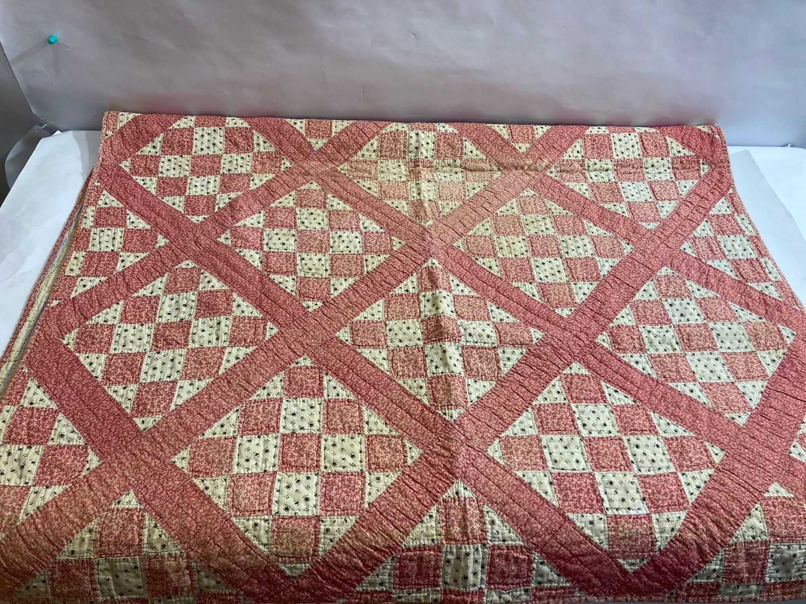 EARLY HAND SEWN CHILD'S QUILT (1 of 4)