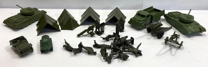 MILITARY VEHICLES, ARMY MEN AND TENTS