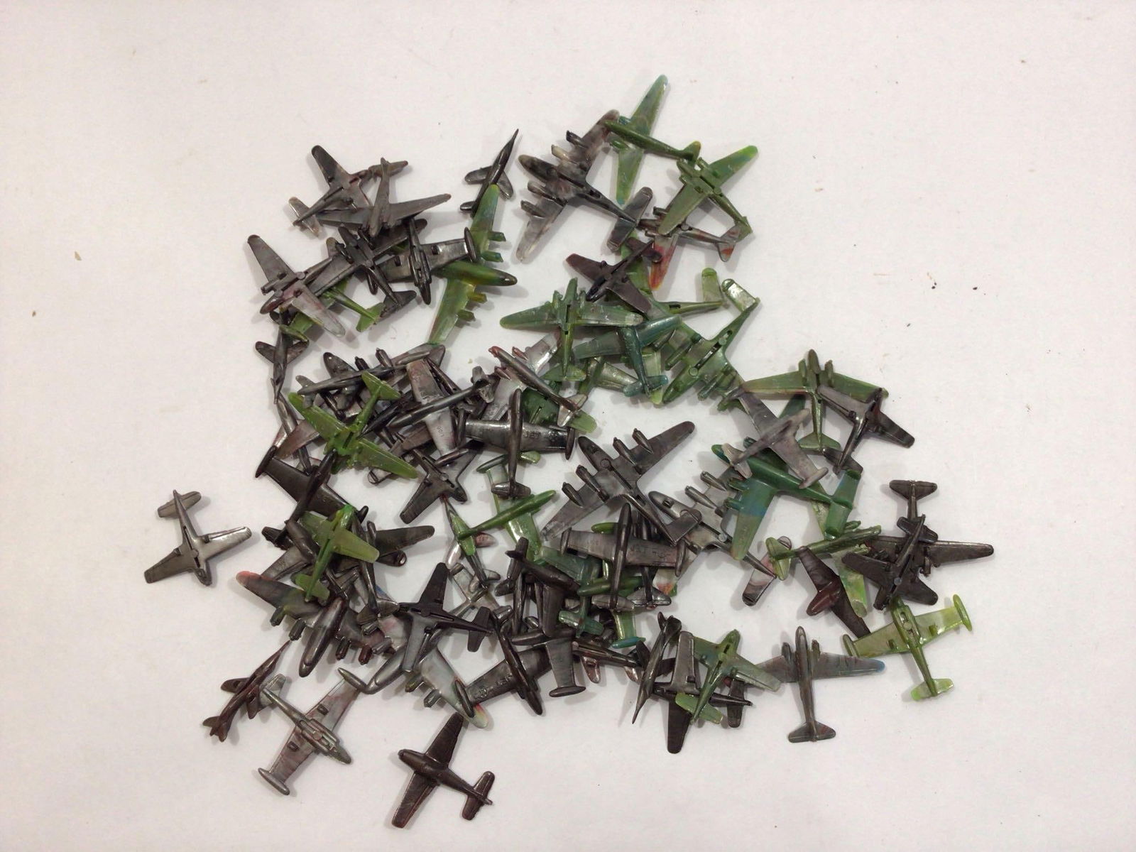 PLASTIC MODEL MILITARY PLANE TOYS (1 of 4)