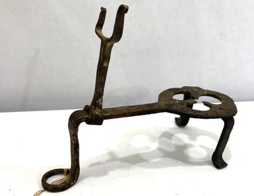 WROUGHT IRON 18TH CENTURY FIREPLACE TRIVET STAND