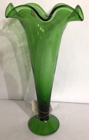MID CENTURY EMERALD GREEN VASE