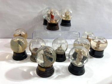 SOUVENIR SNOW GLOBES