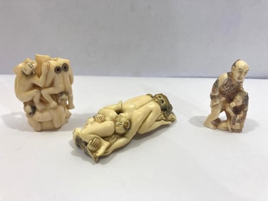 HAND CARVED NATURAL MATERIAL JAPANESE EROTIC NETSUKE