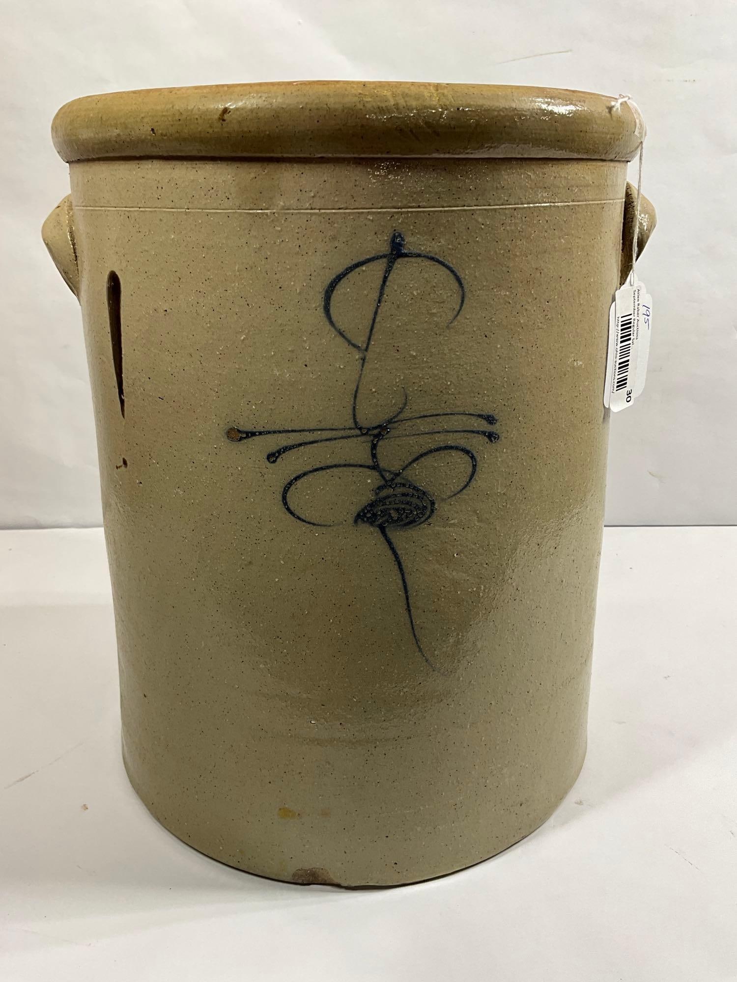 BEE STING 8 GALLON CROCK (1 of 10)