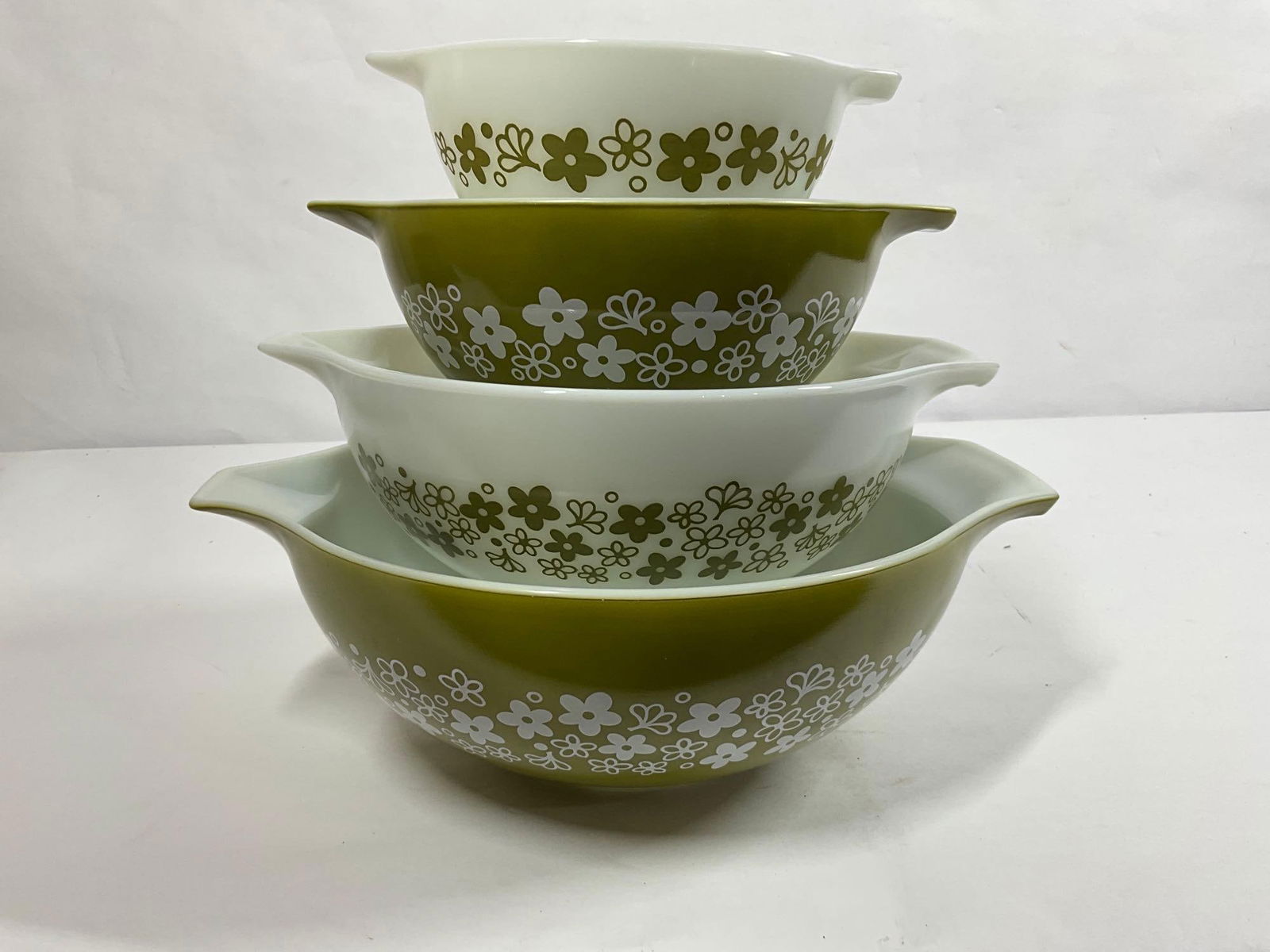 CRAZY DAISY CINDERELLA PYREX NESTING BOWLS (1 of 10)