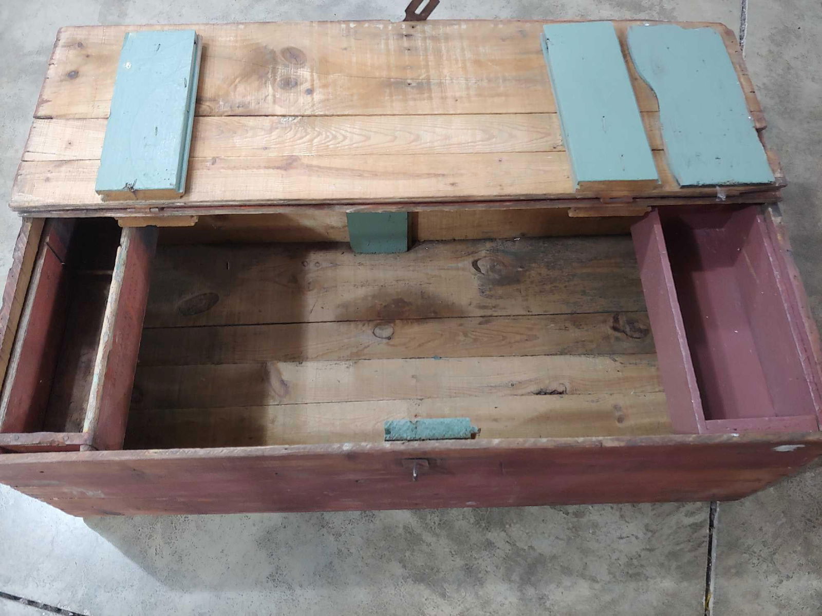 RED PAINTED TOOL CHEST (1 of 6)