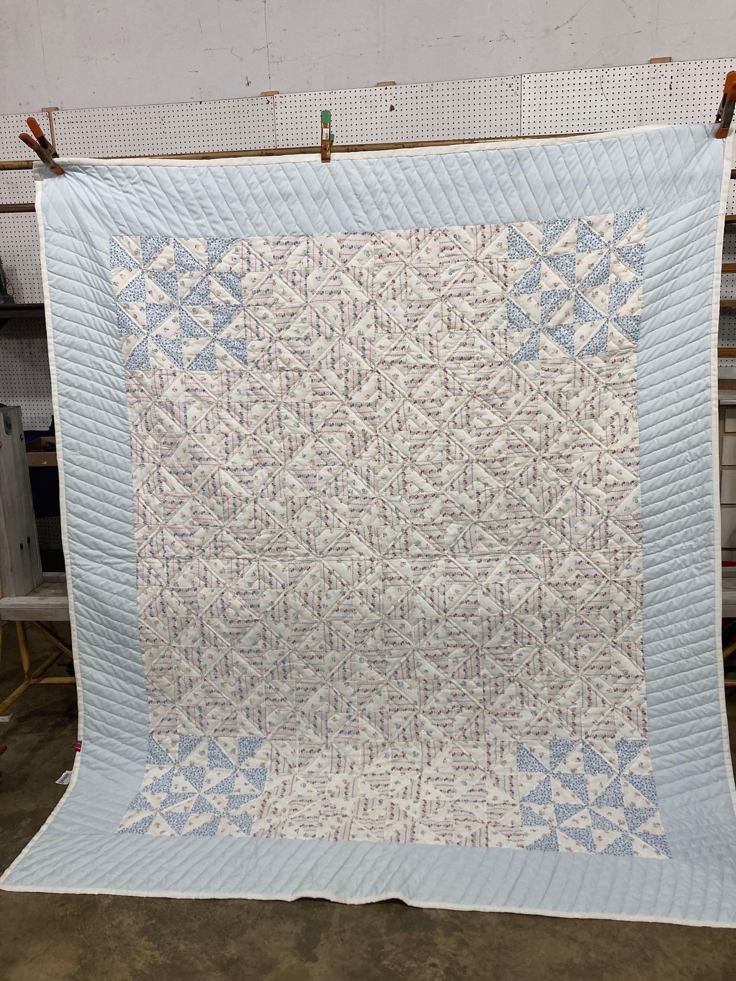 AMISH HANDMADE PASTEL QUILT (1 of 5)