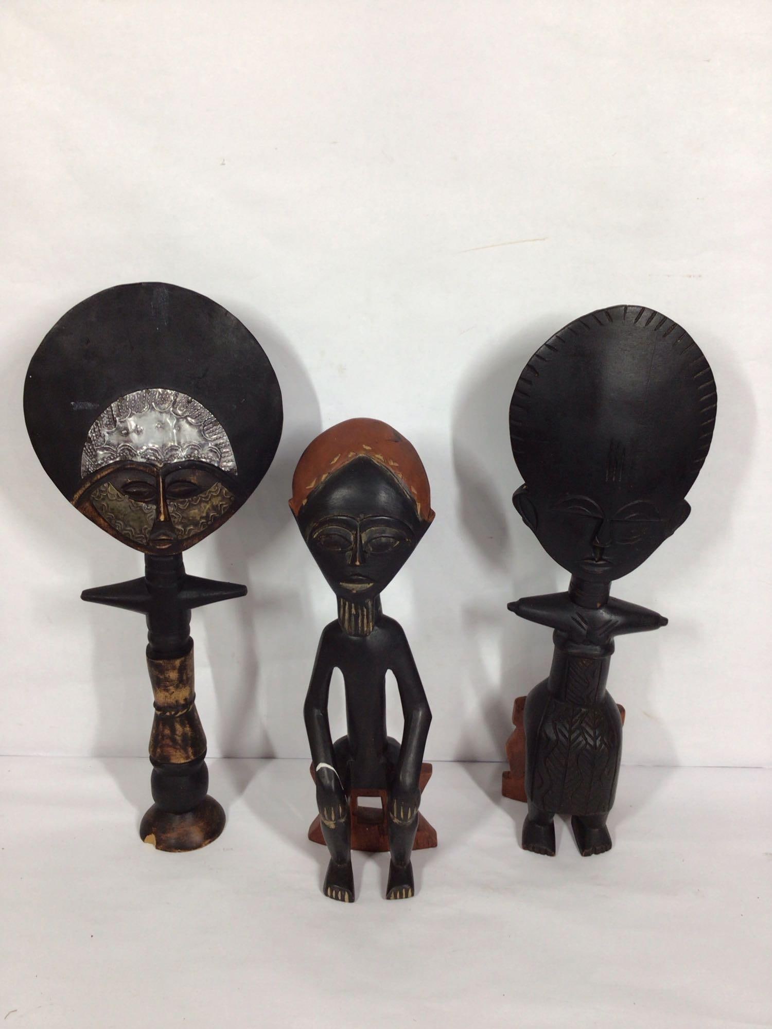 3- Wooden figures hand-carved in Ghana (1 of 7)