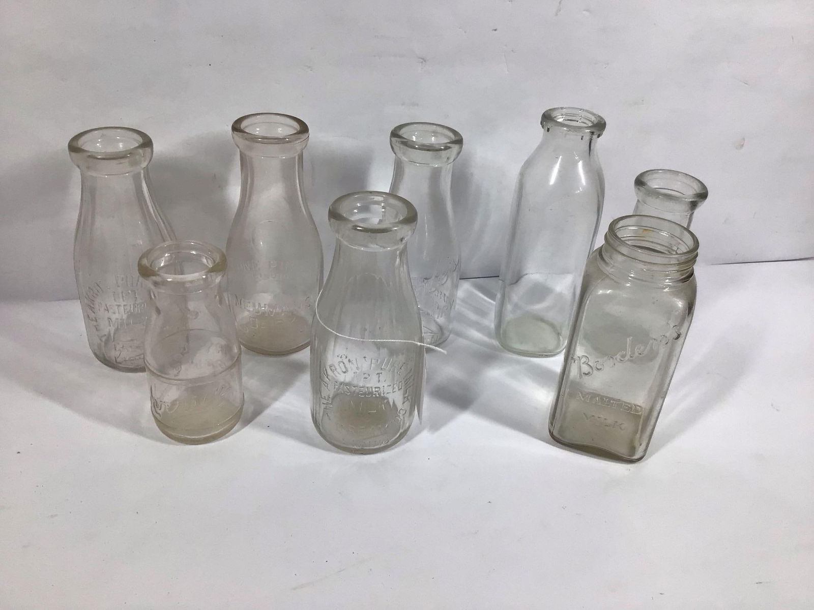 PEOPLES, AKRON MILK, AVERILL, AND OTHER MILK BOTTLES (1 of 4)