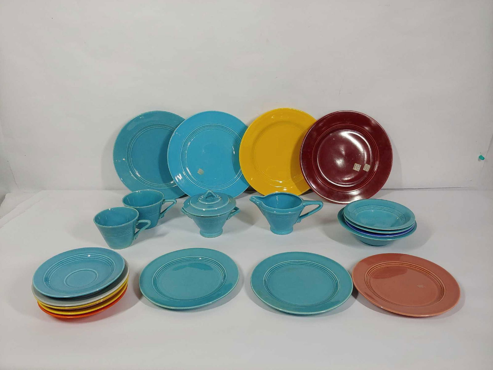 FIESTA STYLE COLORFUL DISHWARE (1 of 6)