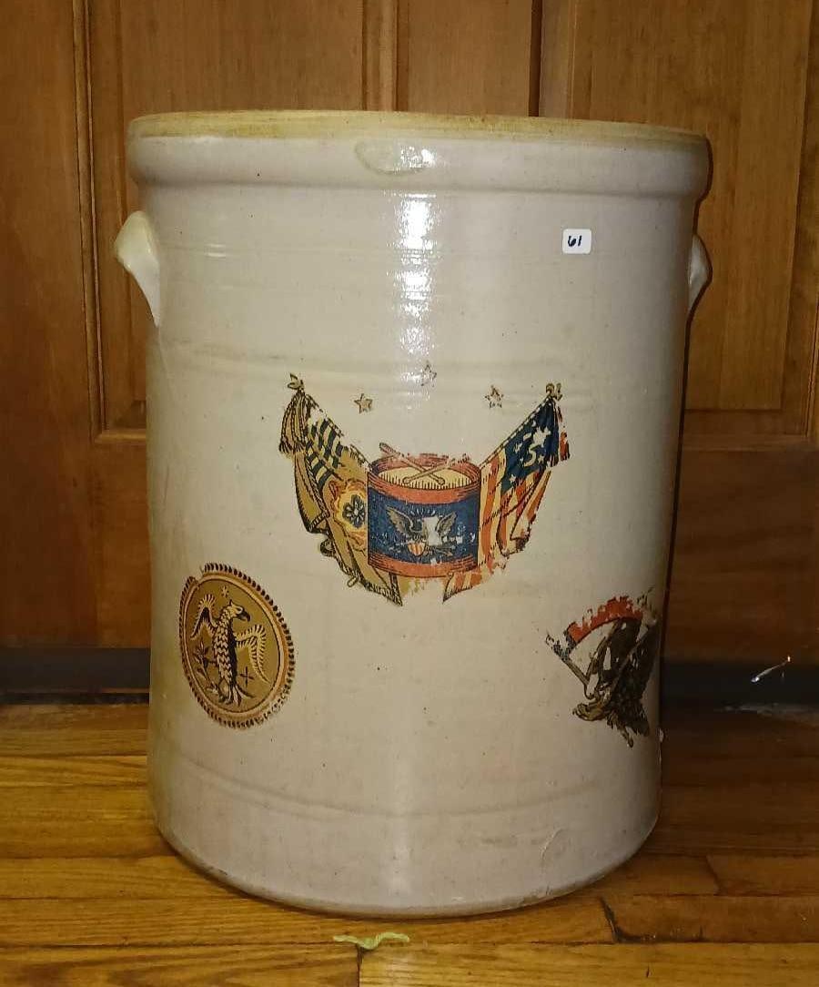 AMERICANA DECORATED 10 GALLON CROCK (1 of 2)