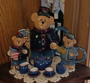 BOYDS BEAR SOLDIER TEA SET