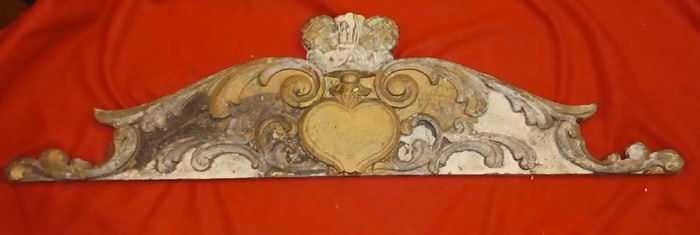 HEART AND CROWN CARVED DOOR TOPPER