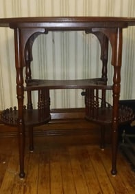 VICTORIAN WALNUT STAND