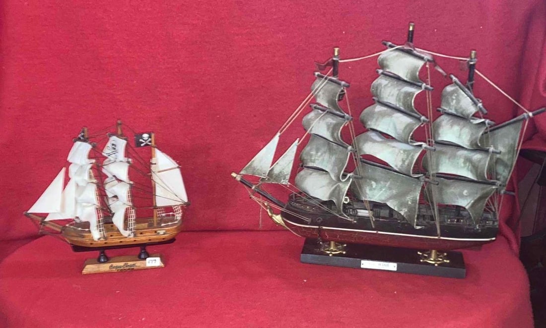 MODEL CLIPPER SHIPS (1 of 5)