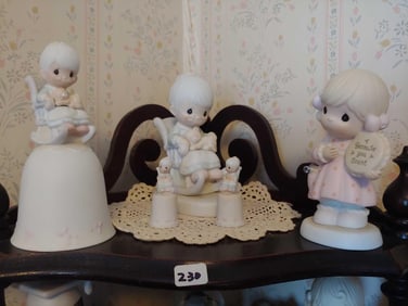 PRECIOUS MOMENTS FIGURINES, SNOW GLOBE, CUPS, TRINKETS, ORNAMENTS AND MORE INC. 20 + PCS.