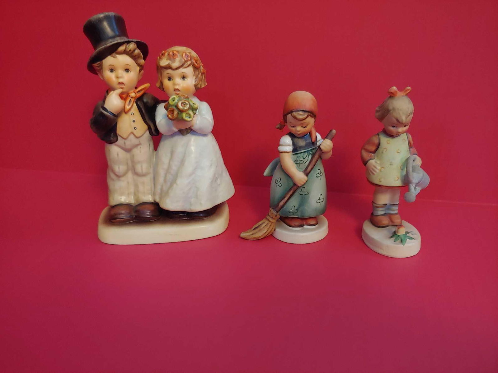 GOEBEL HUMMEL LOT OF 3 VARIOUS FIGURINES (1 of 5)