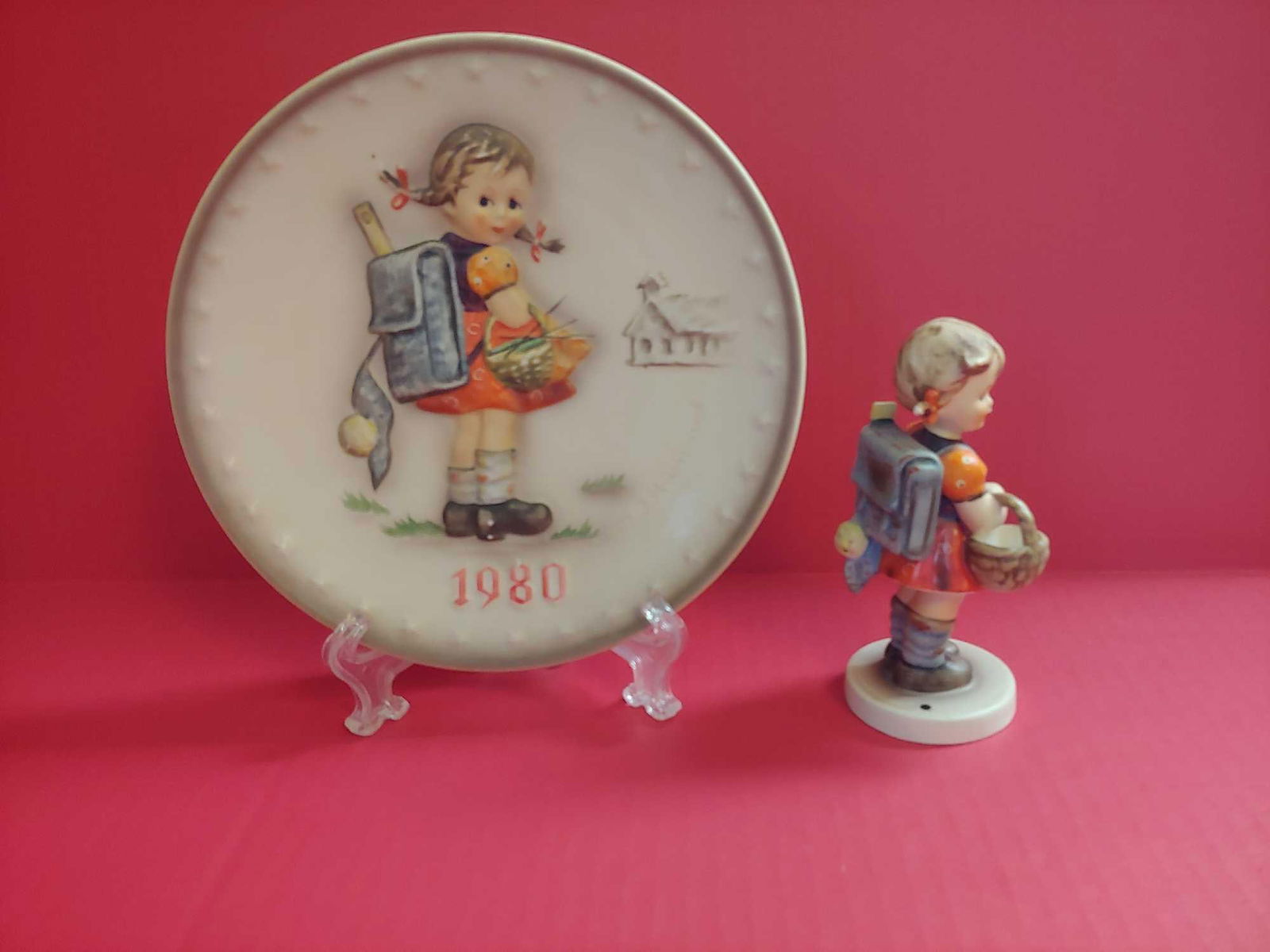 GOEBEL HUMMEL FIGURINES W/ 1980 MATCHING PLATE: SHOWING NO CHIPS, CRACKS OR BREAKS FIGURINE 5" H