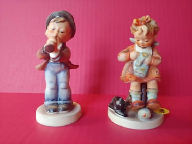 GOEBEL HUMMEL FIGURINE LOT OF 2