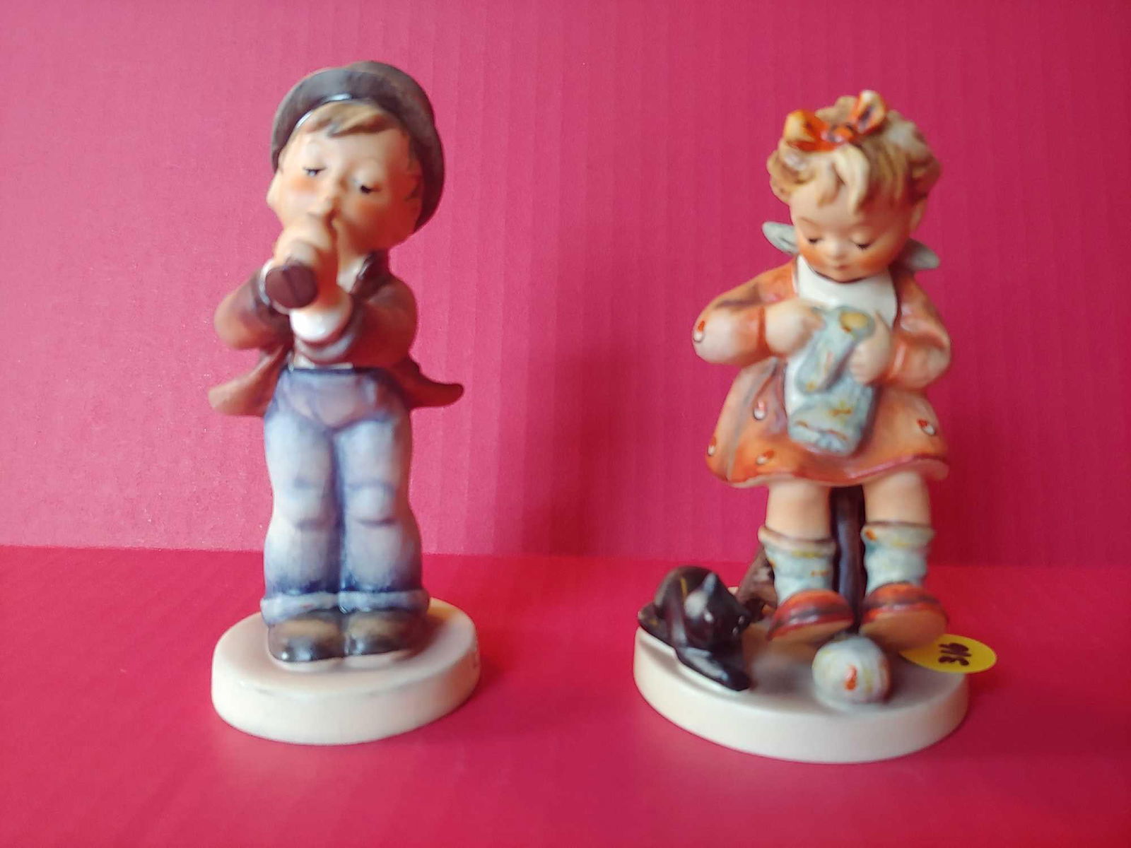 GOEBEL HUMMEL FIGURINE LOT OF 2: SHOWING NO CHIPS, CRACKS OR BREAKS 5" H