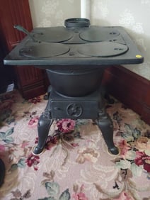 ANTIQUE CAST IRON VESTEL STOVE CO. NO. 6 COAL STOVE