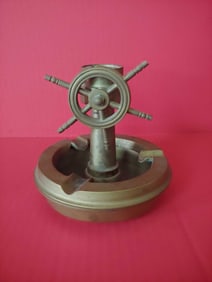 1970'S BRASS NAUTICAL SHIP WHEEL/COMPASS ASHTRAY