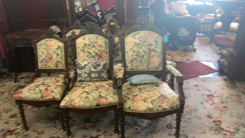 LOT OF 6 ASSORTED WALNUT HAND CARVED AND UPHOLSTERED CHAIRS INC. CAPTAIN CHAIR