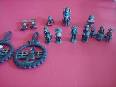 CAST IRON LOT OF MINIATURE AMISH FIGURINES AND WALL HANGING CI TRIVET DECOR