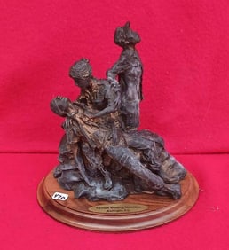 VIETNAM WOMEN'S MEMORIAL STATUE