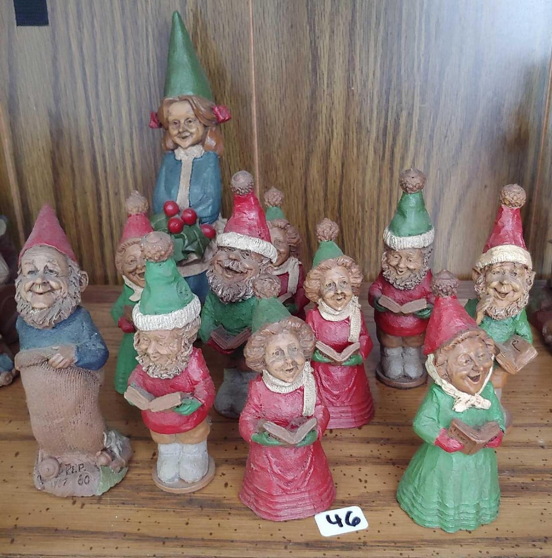 TOM CLARK HOLLY GNOME LOT OF 11 FIGURINES (1 of 5)