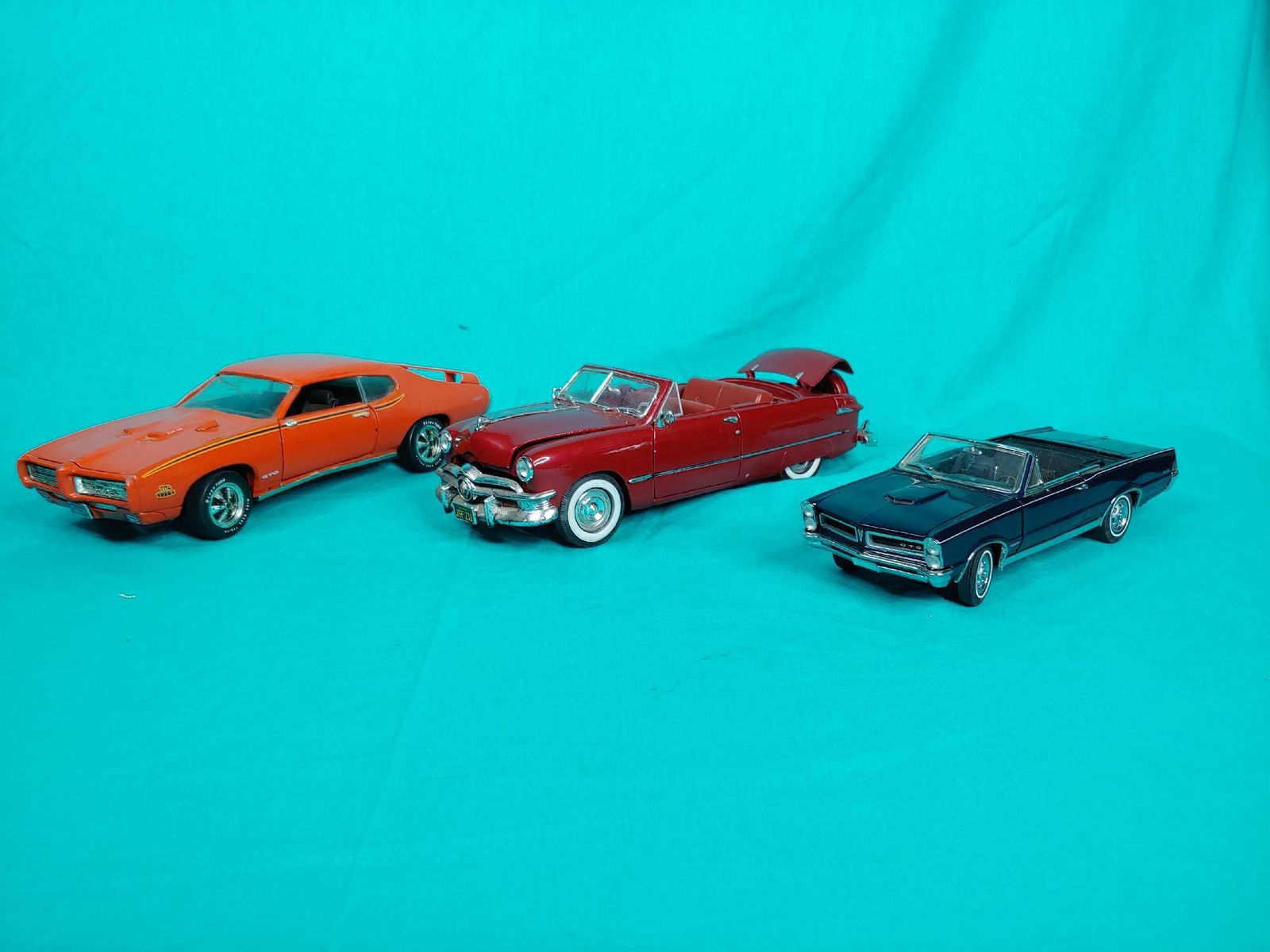 3 model cars (1 of 14)