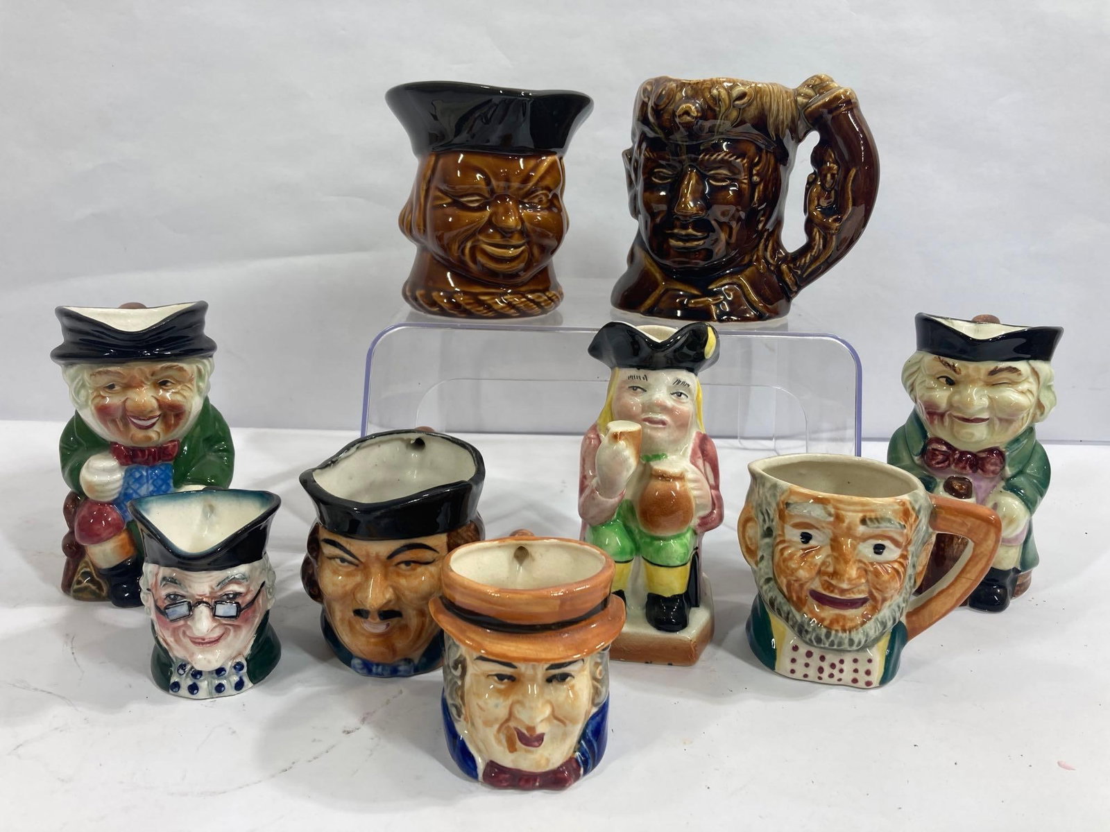 LOT OF ENGLAND AND ROEBINGHAM TOBY MUGS, CREAMERS AND MORE OF VARIOUS SIZES (1 of 9)