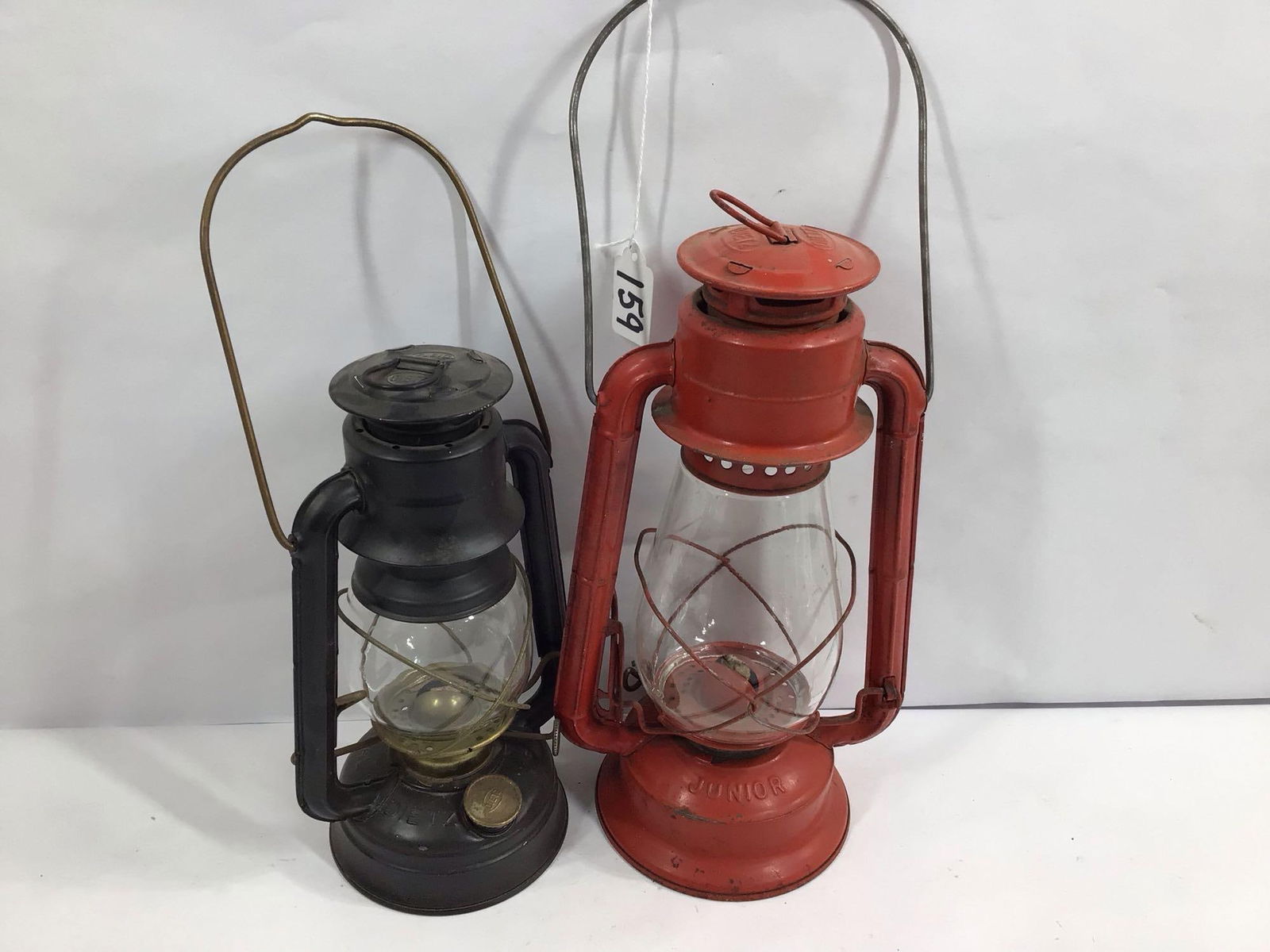 DIETZ ORIGINAL & JUNIOR OIL LANTERNS COMPLETE W/ ORIGINAL GLOBES (1 of 4)