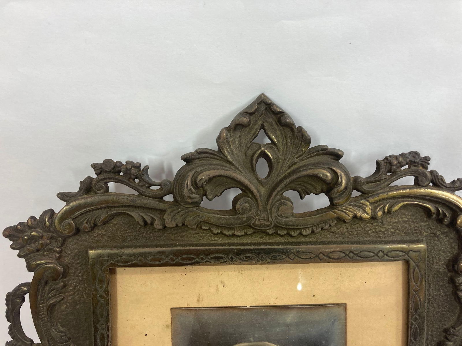 HERCO S & F CO. 1934 SOLID BRASS ORNATE EASEL BACK FRAME (1 of 2)