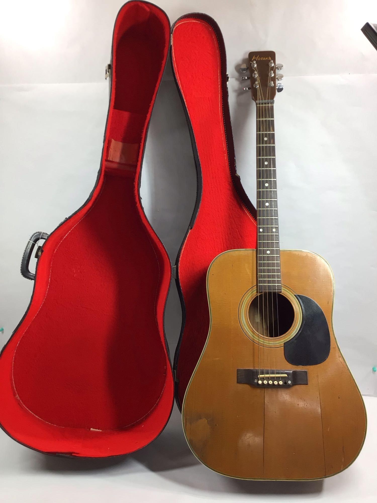 HOTAKA ACOUSTIC 6 STRING GUITAR IN CARRYING CASE (1 of 7)