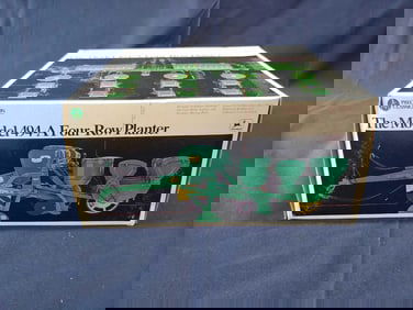 ERTL JOHN DEERE PRECISION CLASSICS NO. 9 MODEL 494-A FOUR ROW PLANTER