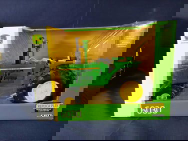 ERTL JOHN DEERE WF 6030 REPLICA PLAY TRACTOR