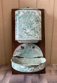 19TH CENTURY FRENCH ENAMELWARE TANK AND BASIN