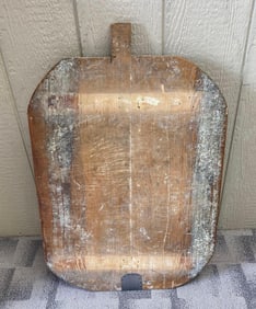 PRIMITIVE HANDLED CUTTING BOARD