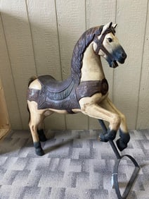 EARLY WOOD CARVE HORSE
