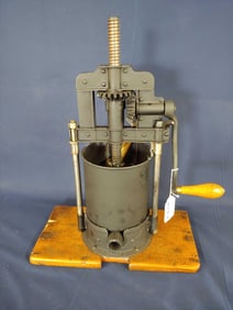 4 QUART SAUSAGE PRESS