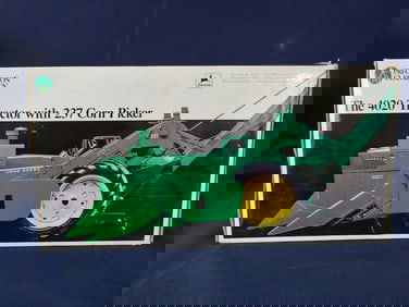 ERTL JOHN DEERE PRECISION CLASSICS NO. 14 4020 TRACTOR W/ 237 CORN PICKER HD