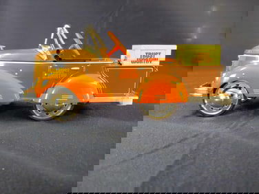 CROWN PREMIUMS TRUSTWORTHY 1940 GENDRON CRATE TRUCK BANK 3RD IN A SERIES