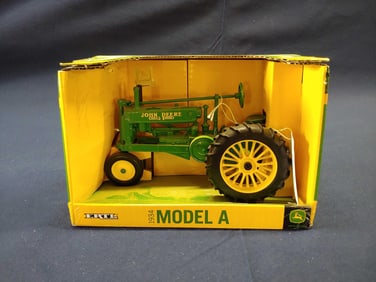 ERTL JOHN DEERE 1934 NF MODEL A TRACTOR