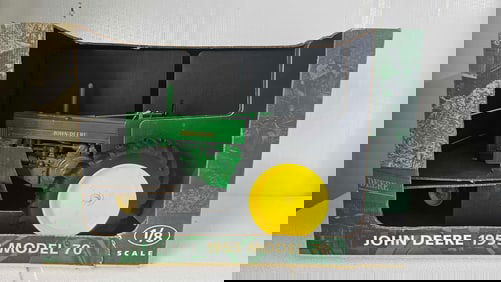 ERTL JOHN DEERE 1953 MODEL 70 NF POWER STEERING 1/8 SCALE TRACTOR